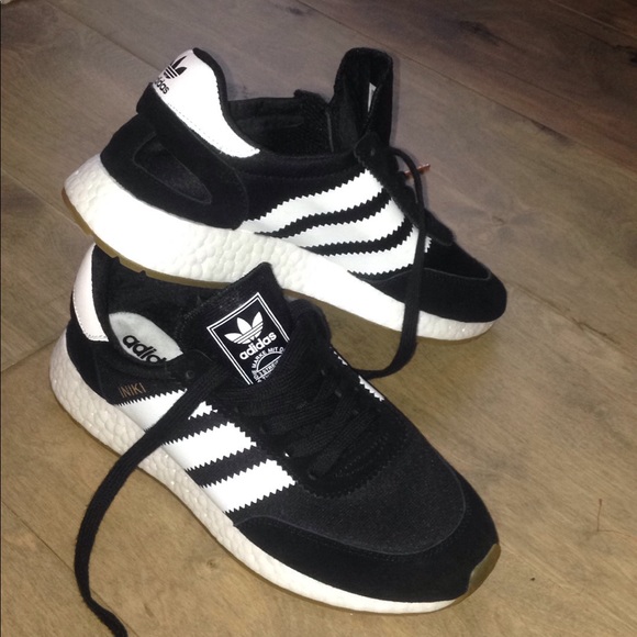Mens Adidas Atric SHW 675001 Black Suede Shoes US Size 10 Mens Adidas Atric SHW 675001 Black Suede Shoes US Size 10